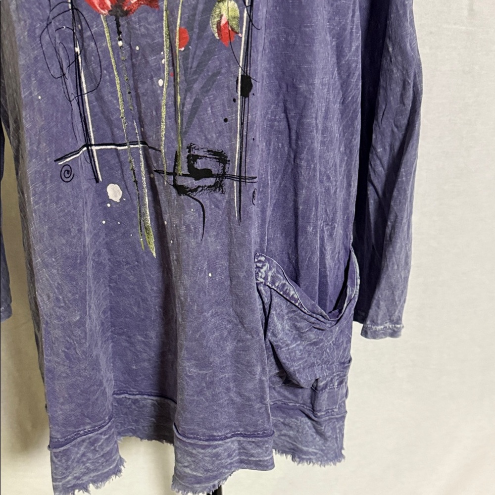 Jess & Jane Mineral Washed Patch Pocket Floral Graphic Purple Women's Tunic Top - Picture 4 of 11